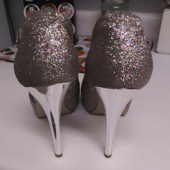 Glittery Guess heels size 8m - Picture 3 of 7